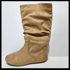 WILD DIVA Womens Low Heel Slip-On Sloughed Fashion Boots Tan Sz 6